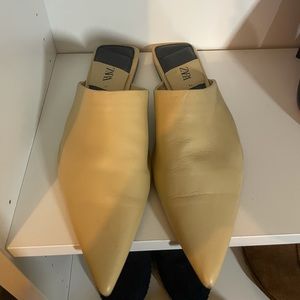 Zara Mule Flats in Beige!
